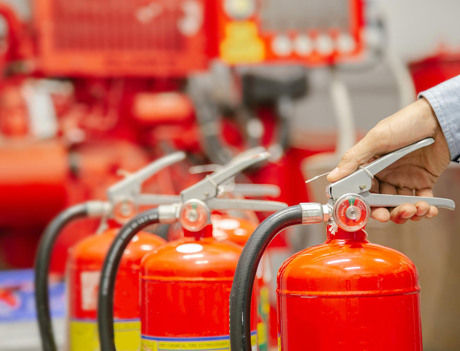 Demonstrate first attack firefighting equipment Daysafe Training, karratha, port hedland, pilbara